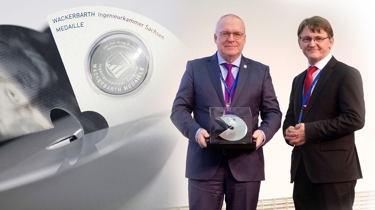 Prof. Manfred Curbach (links im Bild) erhält die Wackerbarth-Medaille von Prof. Dr.-Ing. Hubertus Milke, Präsident der Ingenieurkammer Sachsen