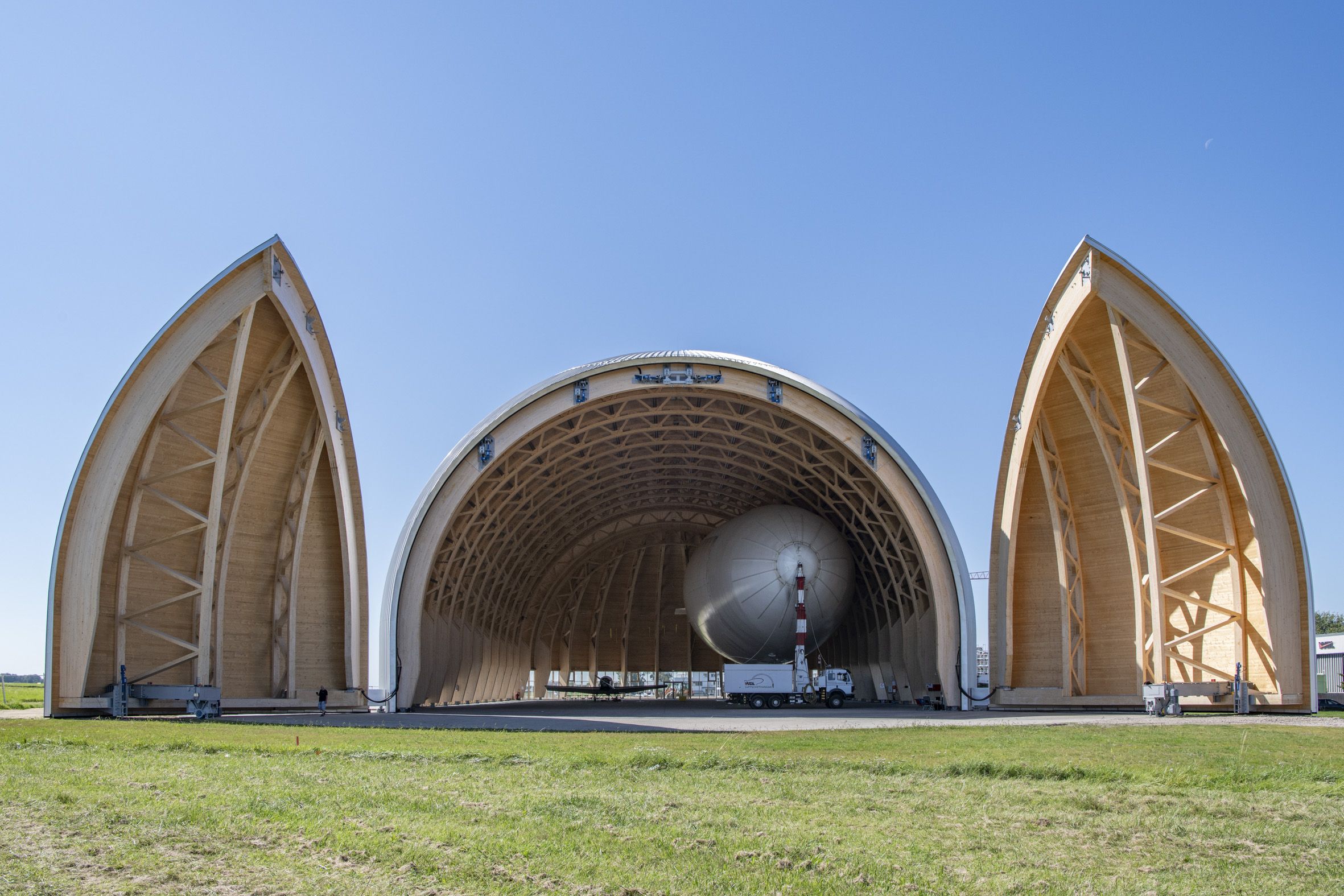 WDL Luftschiffhangar – Ostfassade-Toranlage © Stefan Lamberty