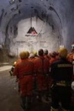 Weltrekord: Gotthard-Tunnel durchstoßen